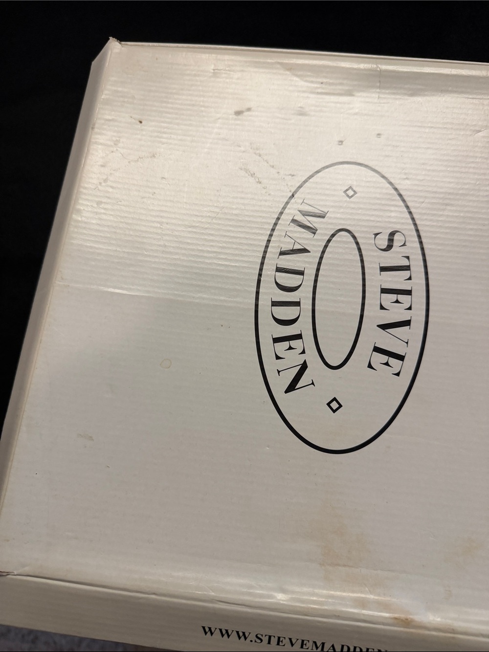 Steve Madden White Box with Black Oval Logo